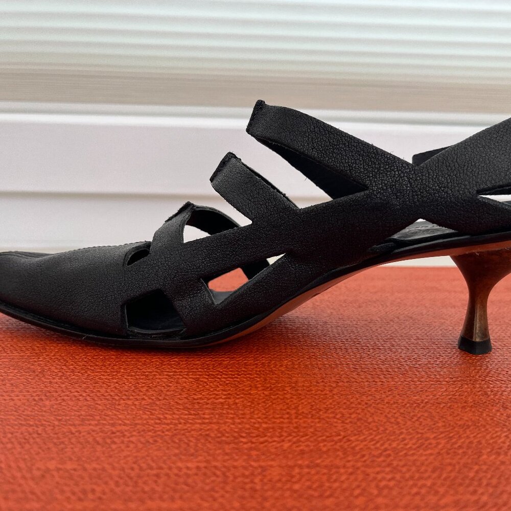 Gorgeous CYDWOQ Kitten Heel Formal Shoe